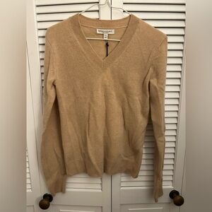 Banana Republic Tan V-Neck 100% cashmere Sweater